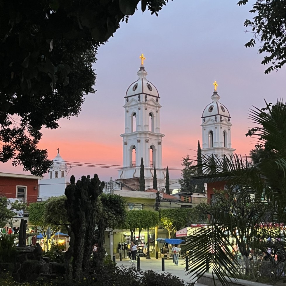 Atardecer sobre la iglesia